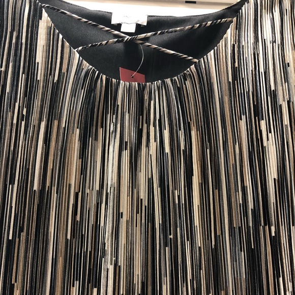 Accordion pleats top NWT  w/ black beige white - Picture 4 of 6